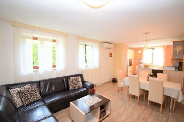Apartment Vita วอดิยัน ภายนอก รูปภาพ